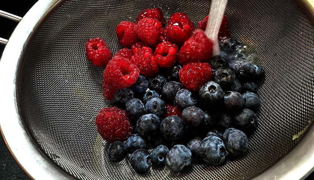 Washing the fruit